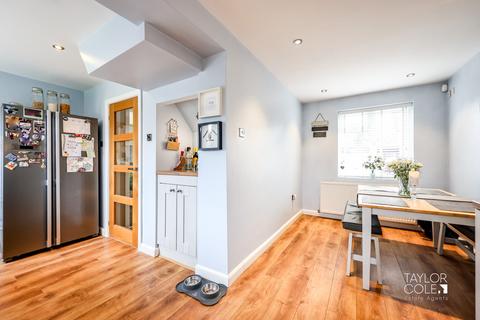 4 bedroom semi-detached house for sale, Highcliffe Road, Two Gates