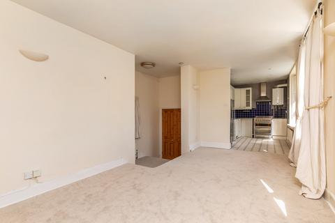 2 bedroom flat to rent - St. Thomas Street, Winchester