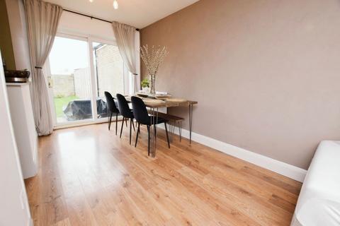 47 Thors Oak, Stanford-le-hope, SS17 7BZ