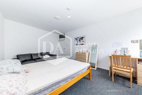 4 bedroom flat to rent, Camden Street, Camden, London