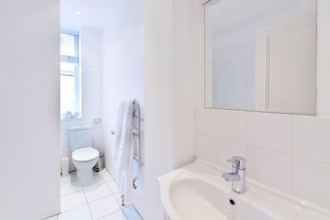 1 bedroom apartment to rent, 39 Hill Street, London