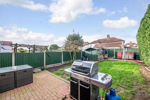 4 bedroom semi-detached house for sale, Axminster Crescent, Welling