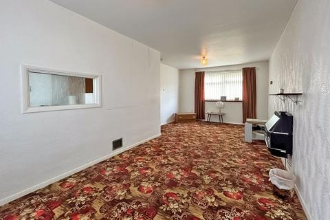 2 bedroom end of terrace house for sale, College Close, Wednesbury