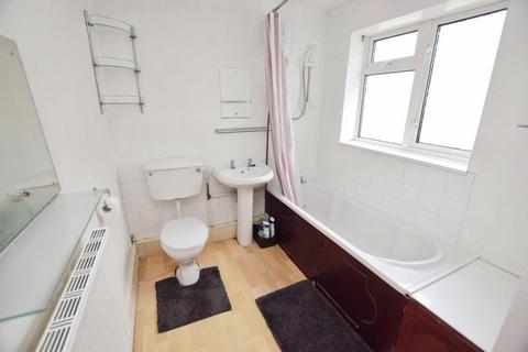 25 Courtenay Road, Exeter, EX2 8JX