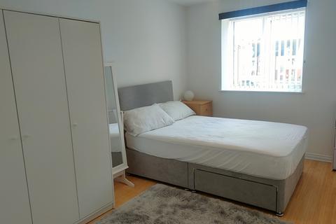 undefined, Double bedsit bedroom Shared Apartment