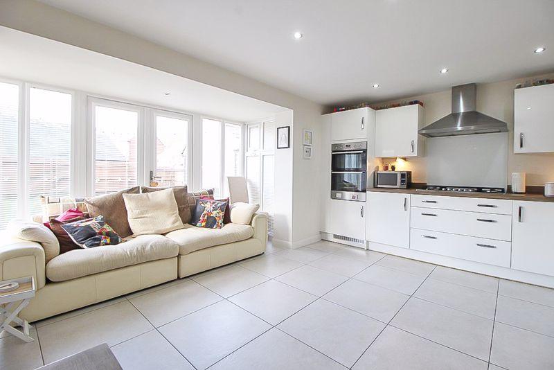 Dining kitchen