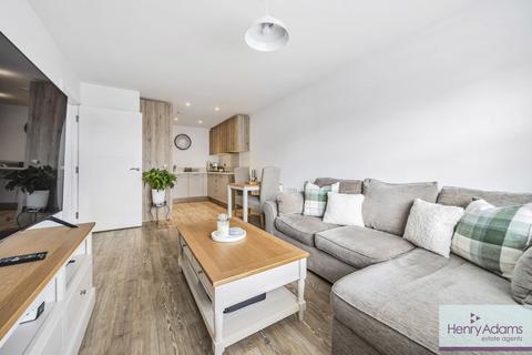 1 bedroom apartment for sale - Arundale Walk, Horsham, RH12