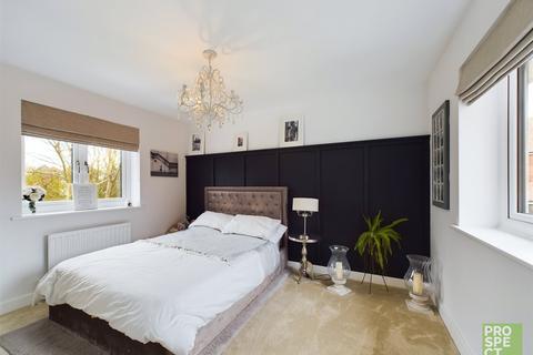 1 Glover Crescent, Arborfield Green, Reading, RG2 9TW