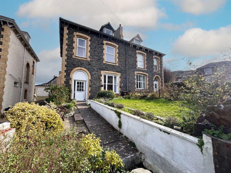 Gilfach Road, Penmaenmawr 4 bed semidetached house for sale £189,500