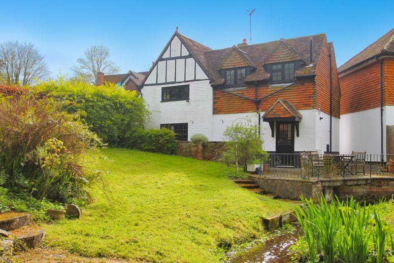 Guildford Road, Abinger Hammer 3 bed detached house for sale £650,000