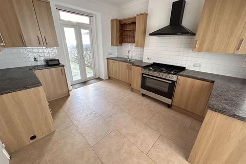 2 bedroom apartment for sale, Morley Road, Craig Y Don