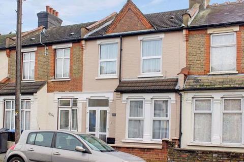 2 bedroom apartment to rent, Lincoln Road, Enfield, EN3