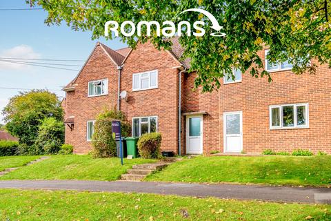 4 bedroom semi-detached house to rent, Stanmore, Winchester