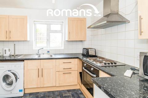 4 bedroom semi-detached house to rent, Stanmore, Winchester