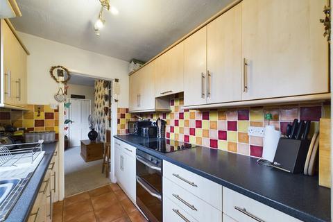 3 bedroom semi-detached house for sale - Checketts Lane, Worcester, Worcestershire0, WR3