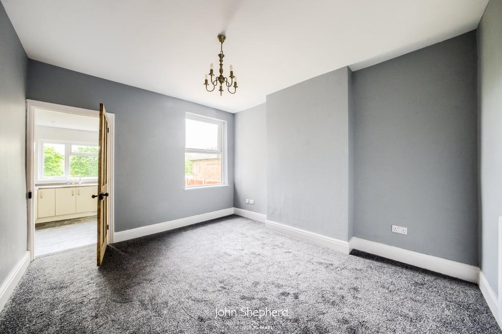 Rowley Grove, Stafford... 3 bed end of terrace house £975 pcm (£225 pw)