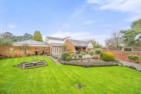 4 bedroom detached house for sale, Leicester LE8