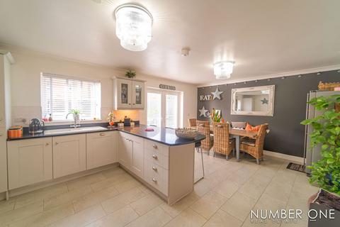 4 bedroom detached house for sale, Tadia Way, Caerleon, NP18