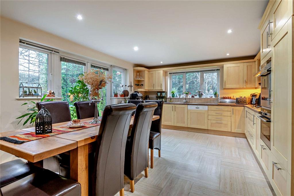 Garden Close Lane, Newbury... 4 bed detached house £980,000