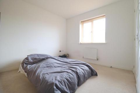 3 bedroom semi-detached house for sale - Verde Close, Round Green, Luton, Bedfordshire, LU2 7FL