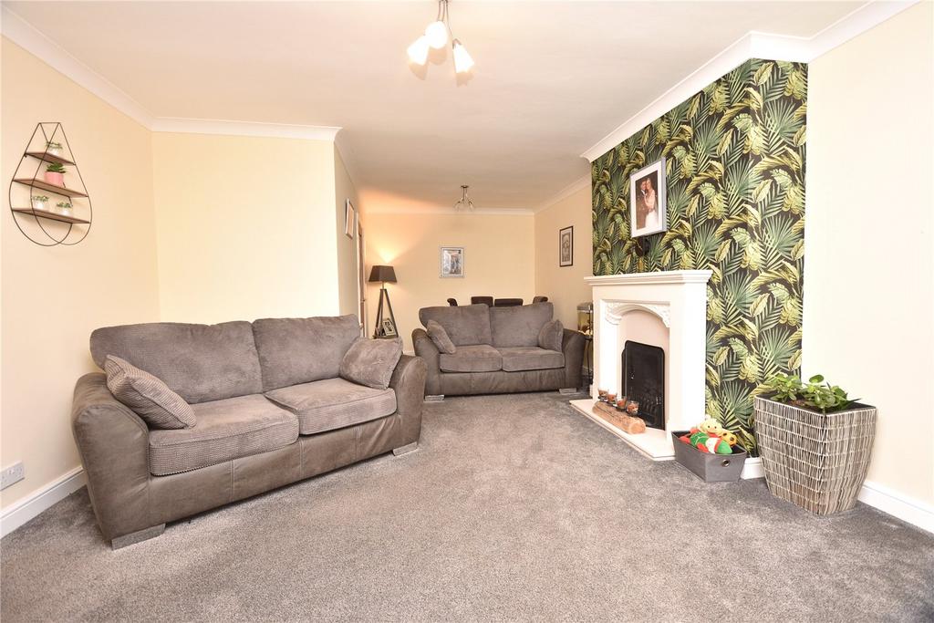 Coal Road, Leeds 3 bed semidetached house for sale £230,000