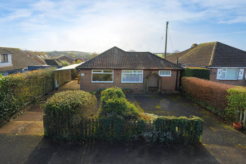 Brady Road, Lyminge, Folkestone, CT18 3 bed detached bungalow for sale