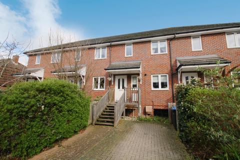 3 bedroom terraced house for sale - Wapshott Road, Staines-upon-Thames, TW18