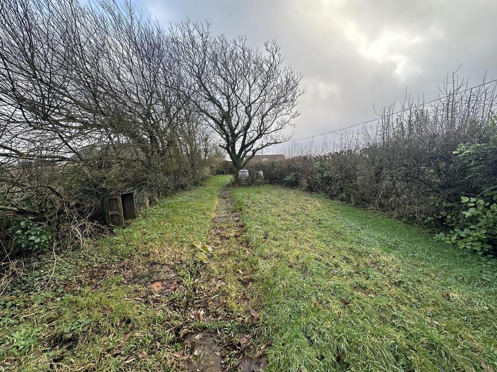 Tavernspite, Whitland, SA34 2 bed semidetached house £110,000