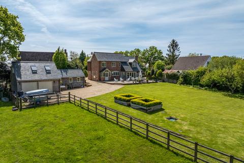 4 bedroom detached house for sale, Holly Lane, Pilley, Lymington, SO41