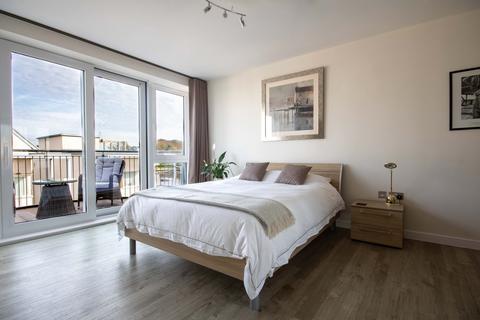 99 Almansa Way, Lymington, SO41 9PZ
