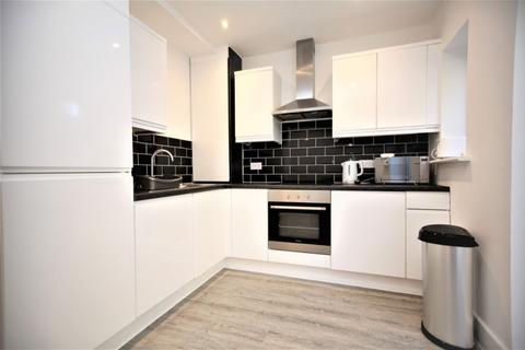 5 bedroom semi-detached house to rent, RENTERS AVENUE, HENDON, NW4 3RD
