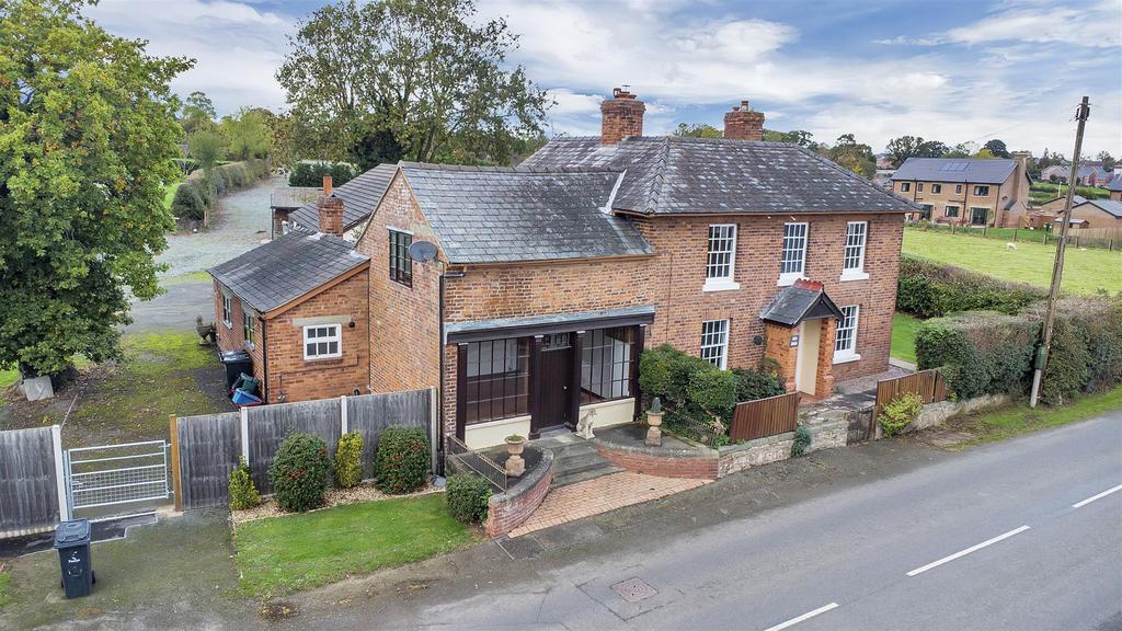 The Vine, Arddleen 6 bed detached house for sale £750,000