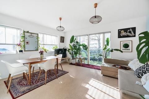 2 bedroom flat for sale - Collier Court, Cambridge Drive, London, SE12