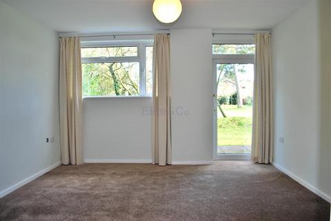 2 bedroom ground floor flat for sale - Rectory Green, Beckenham, BR3