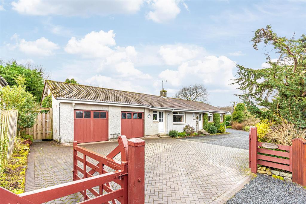 Cumbrae House, Gairney Burn Lane, Powmill, Dollar 4 bed detached