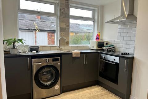 2 bedroom terraced house to rent, Wood Street, Newark, Notts, NG24