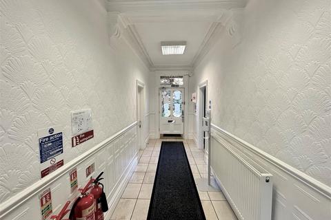 4 bedroom house for sale, Bramhall Lane, Stockport SK2