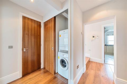 3 bedroom flat for sale, Fitzjohns Avenue, Hampstead, NW3