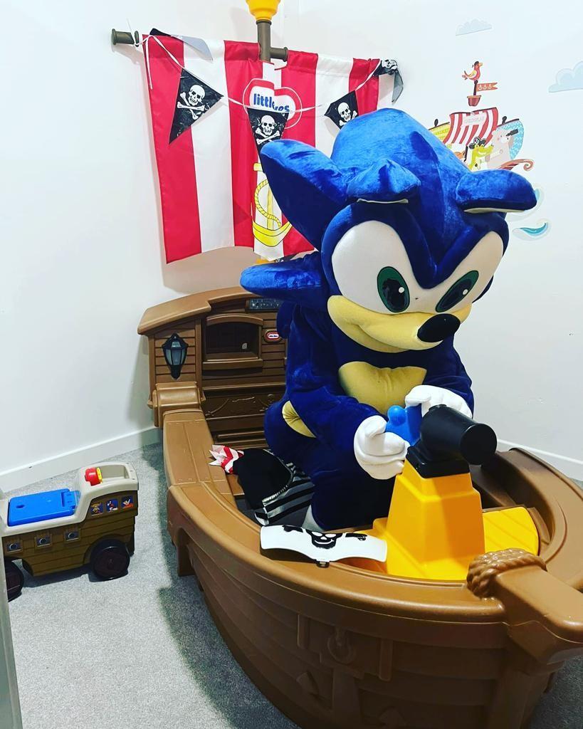 Sonic Mascot.jpg