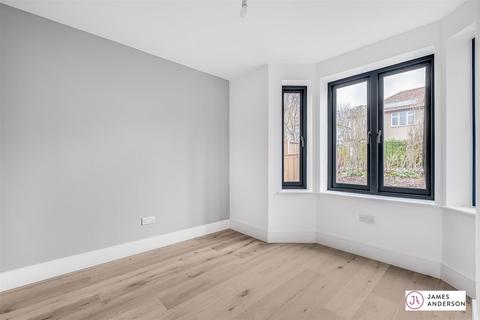 4 bedroom terraced house for sale, Howsman Road, Barnes, London, SW13