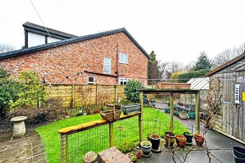 3 bedroom semi-detached house for sale, Wentworth Avenue, Timperley, Altrincham