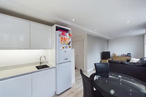 2 bedroom apartment for sale - Foundry Court, Gogmore Lane, Chertsey, Surrey, KT16
