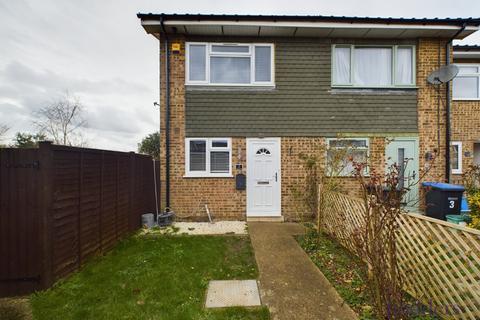 2 bedroom end of terrace house for sale, Peket Close, Staines-upon-Thames, Surrey, TW18