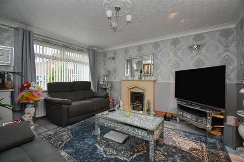 3 bedroom semi-detached house for sale, Hathersage Road, Hull