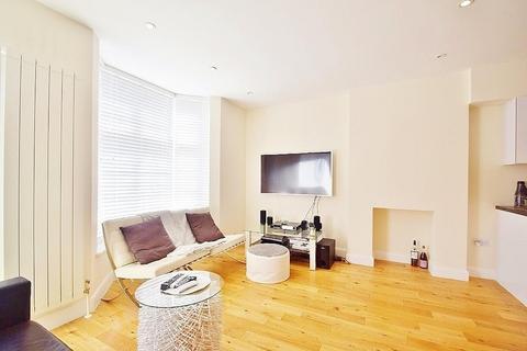 3 bedroom duplex for sale, The Broadway, Mill Hill