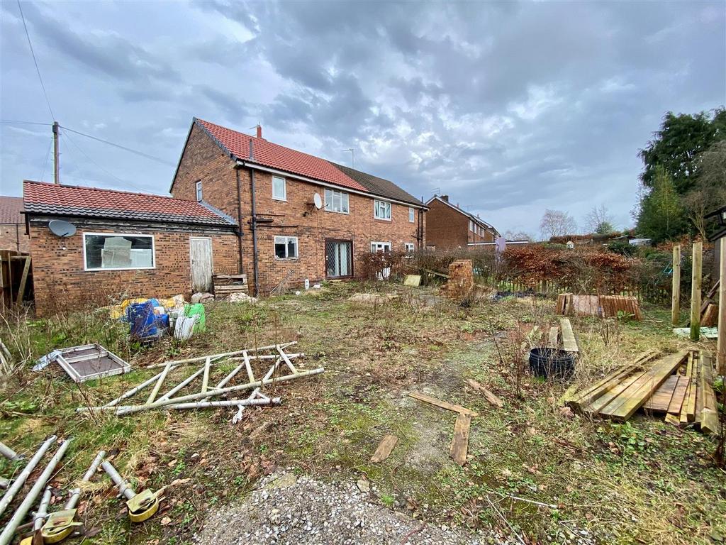 Earlsway, Macclesfield 3 bed semidetached house for sale £200,000