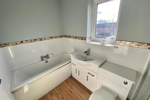 163 Earlsway, Macclesfield, SK11 8SX