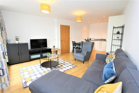 2 bedroom flat to rent, Candle House, Granary Wharf