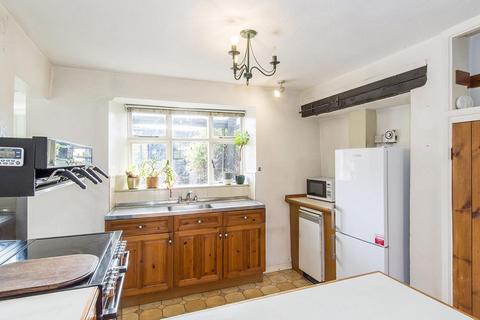 4 bedroom cottage for sale, Corby Road, Cottingham