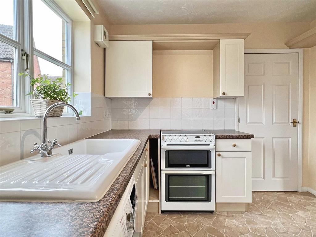 Kitchen c.jpg